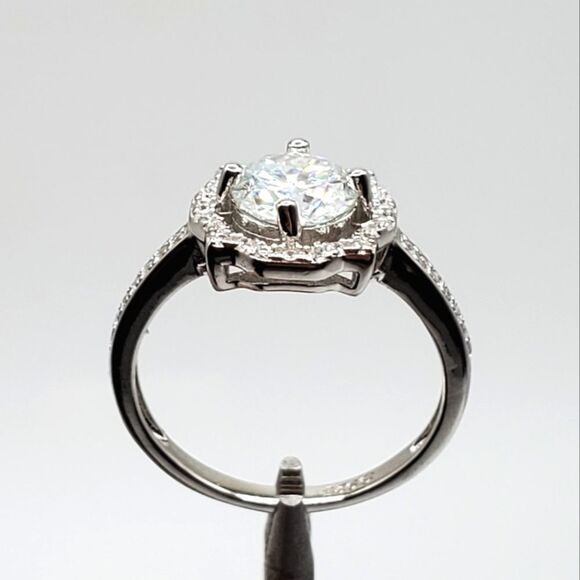925 Sterling Silver 1cttw GENUINE Moissanite Halo Engagement Ring - Picture 8 of 9